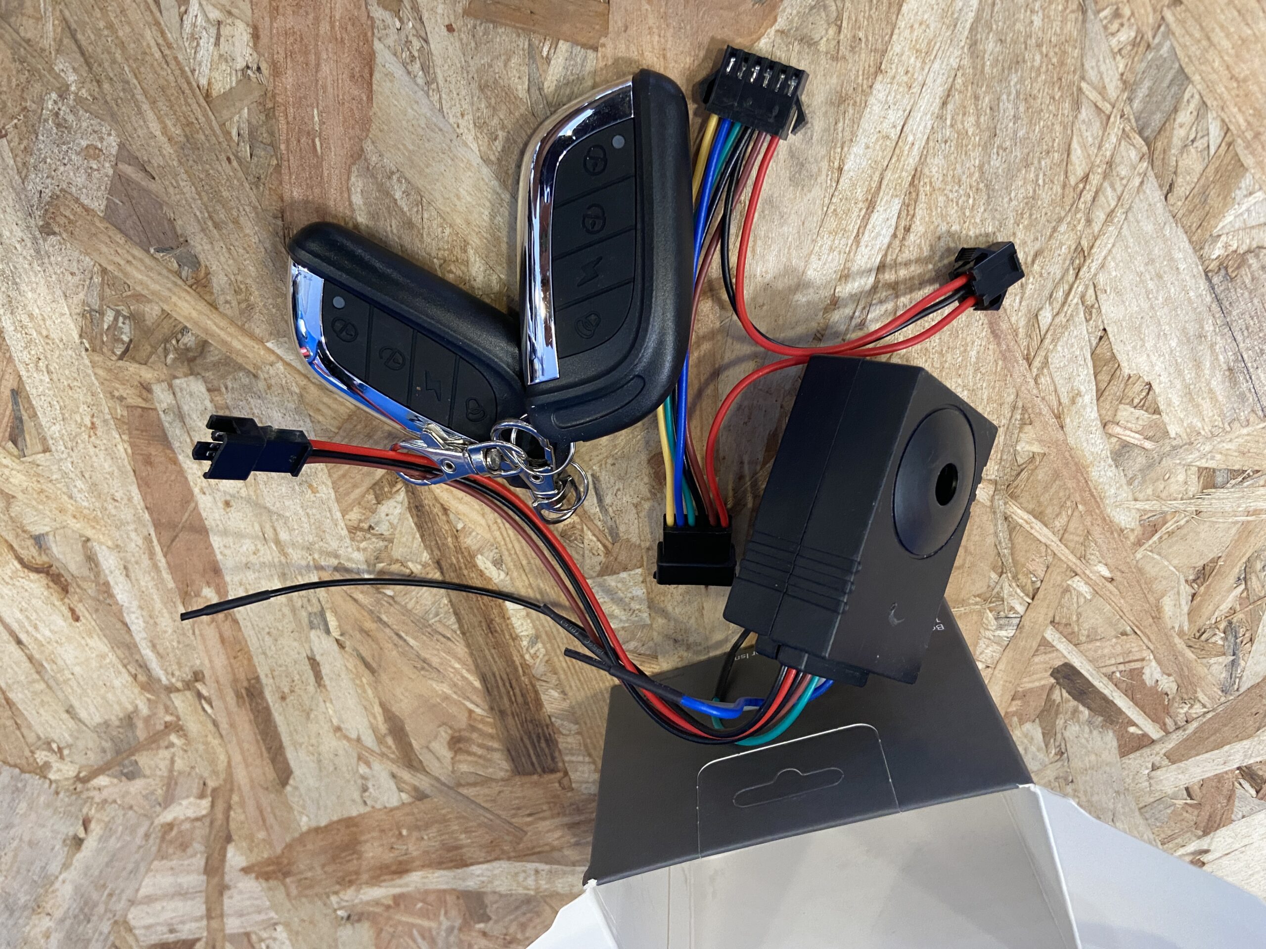 Alarme Coupe Circuit pour Trottinette Electrique + 2 Télécommandes