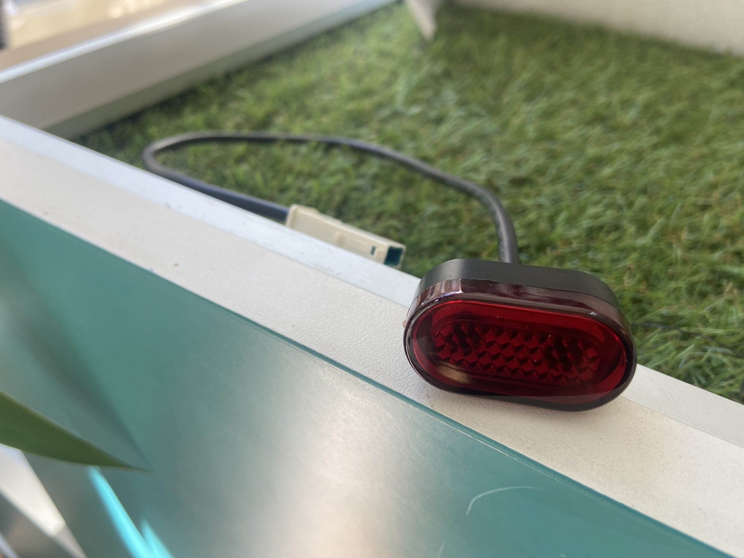 Lumière arrière trottinette électrique Xiaomi M365 - Li6 trottinette & Co  Reims, Metz et Nancy